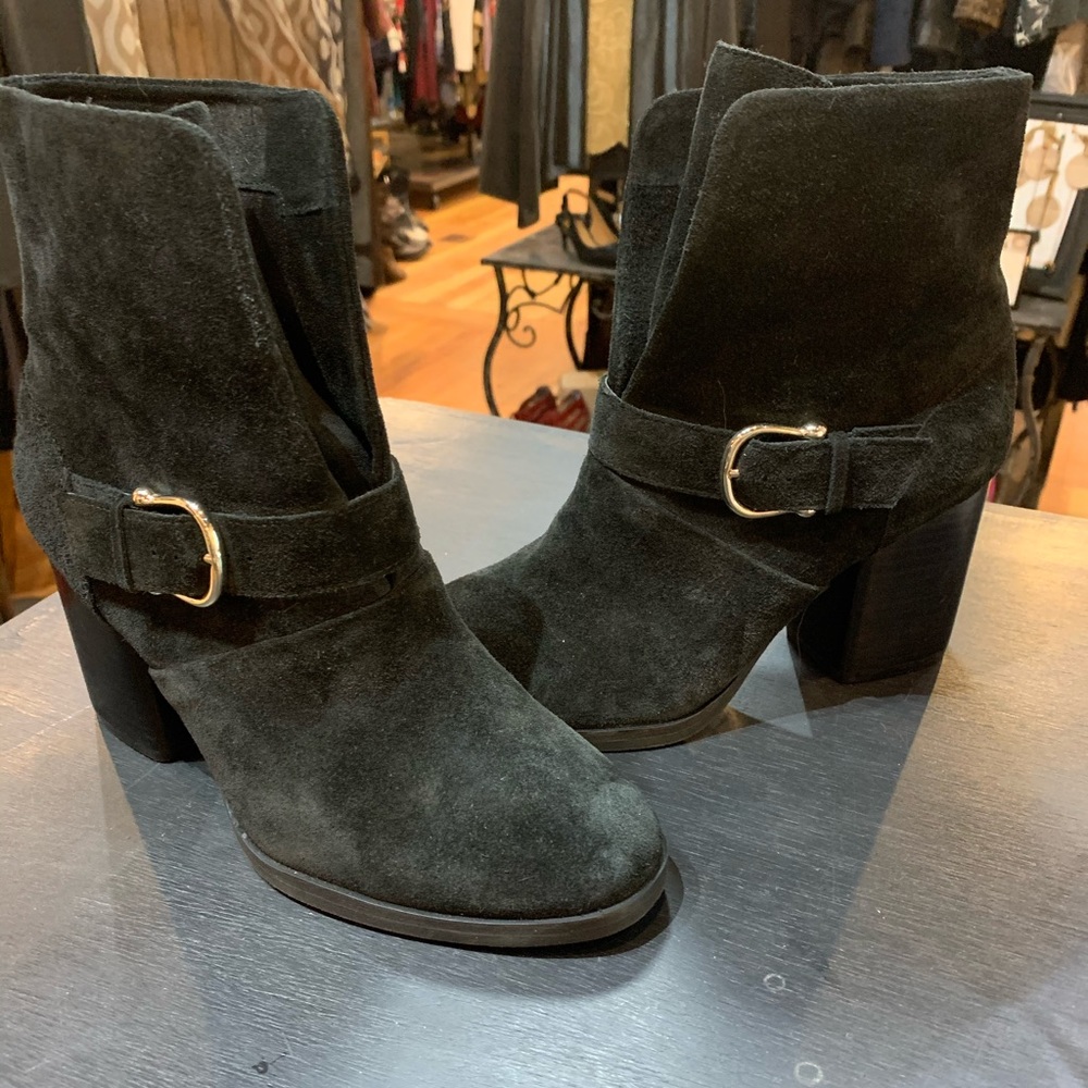 Suede ankle boot